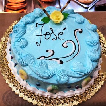 tarta de nata azul